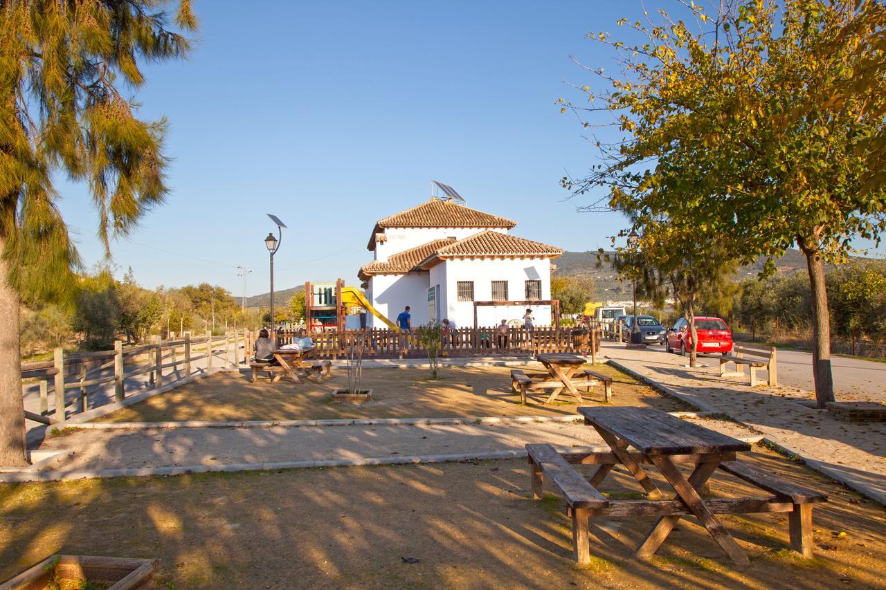 Hotel Puerta De La Sierra Puerto Serrano Bagian luar foto